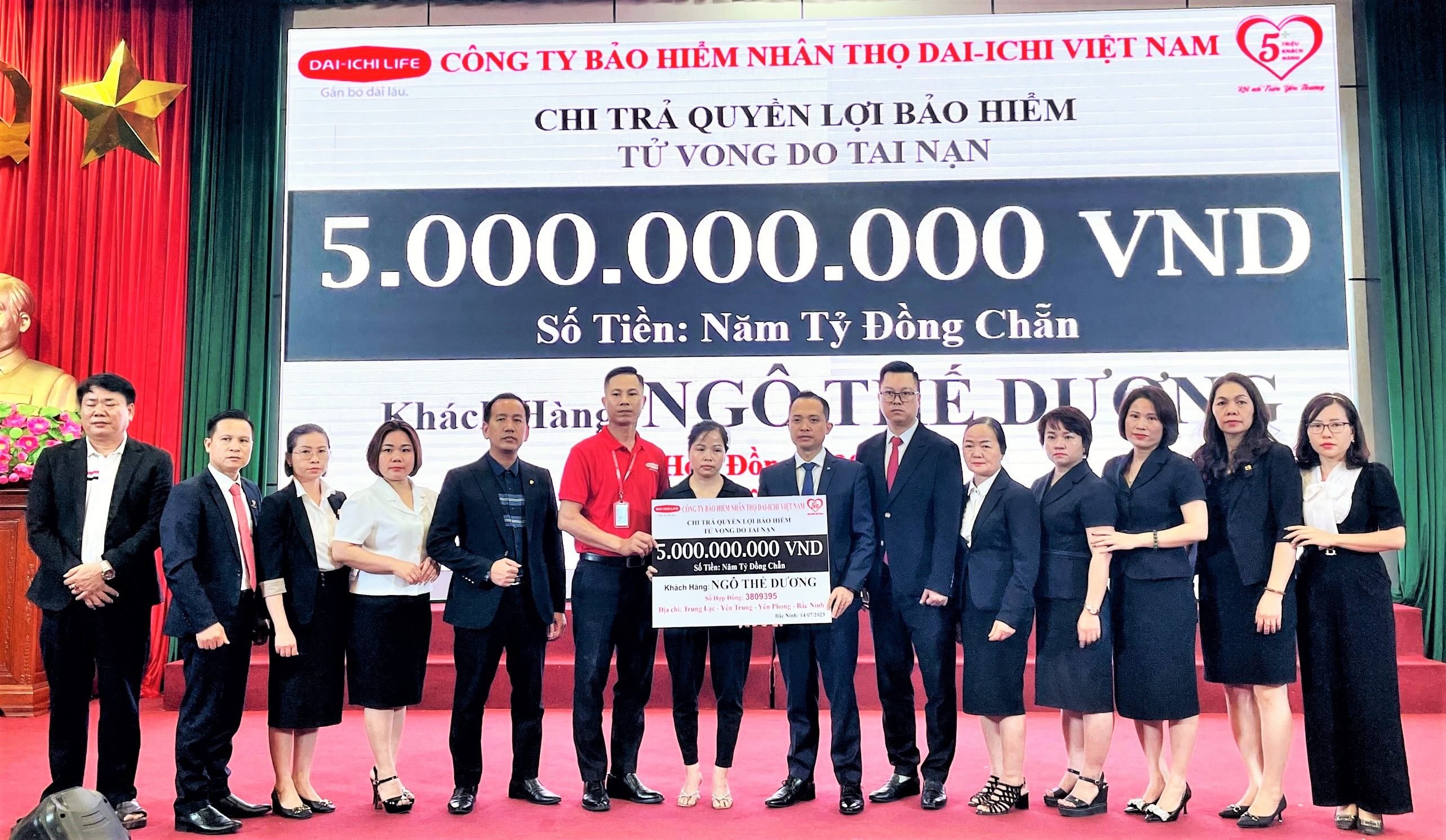 Dai-ichi Life Việt Nam chi trả 5 tỷ đồng quyền lợi bảo hiểm cho một khách hàng tại tỉnh Bắc Ninh
